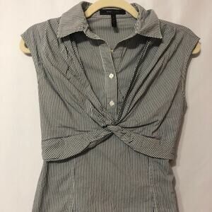 BCBGMAXAZRIA  Pinstripe Sleeveless Collared Blouse Womens S Twist Preppy Twee